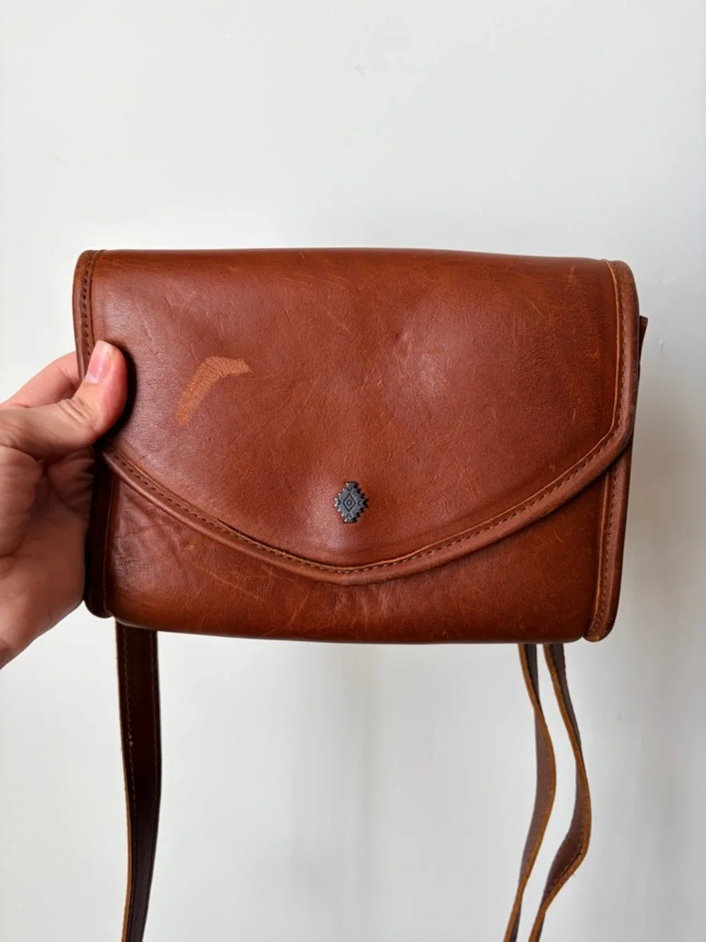 Nena & Co Tesoro Crossbody Wallet in Cafe - Picture 2 of 8
